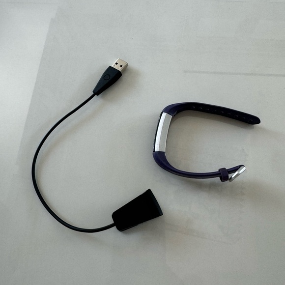 Fitbit Kids - Purple - Picture 8 of 10